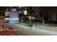 Polisten kaçan motosikletli, park halindeki kamyonete çarptı: 1 ölü 1 yaralı