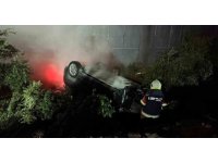 Kaza yapıp ters dönen elektrikli araçtaki yangına ekipler müdahale etti