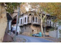 Asırlık tarihi evler restorasyon bekliyor