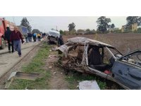 Minibüsle çarpışarak hurdaya dönen TOFAŞ’taki 2 kişi yaralandı