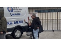 Dereye düşen araçtaki kadının cenazesi teslim alınırken "Gitme" feryadı yürekleri dağladı