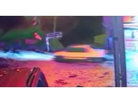 Otomobilin metrelerce aşağı düştüğü o anlar kameraya yansıdı: 2 yaralı