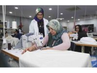 Mersin’de özel birey anneleri dikiş kursunda hem üretiyor hem sosyalleşiyor