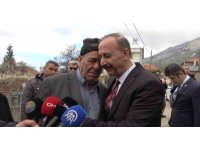 Kayıp baş arama çalışmalarında acılı baba, Vali Erin’e sarılarak gözyaşlarına boğuldu