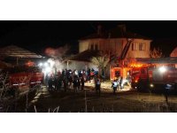 Kalorifer kazanı patladı, yangın çıkan ev kullanılamaz hale geldi