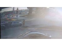 Otomobille çarpışan motosikletli yola savruldu: 1 yaralı