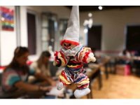 Atık kumaşlar kadınların emeğiyle yılbaşı maskotlarına dönüştü