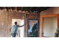 Şarkikaraağaç’ta çıkan yangında iki katlı evin bir bölümü yanarak küle döndü