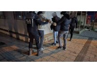 Parklarda, sokaklarda uyuşturucu içen 12 kişi suçüstü yakalandı