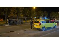 Serik’te ticari taksi ile kamyonet çarpıştı: 2 yaralı