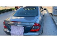 Plakası bezle kapatılan Mercedes plakasız çıktı