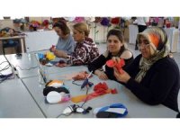 Kadınlar büyükşehir belediyesinin atölyelerinde meslek öğreniyor