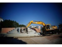 Konyaaltı’nda parklardaki havuzlar kaldırılıp yeri yeşil alan olacak