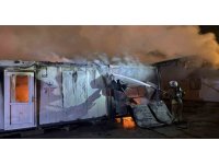 Alevlere teslim olan 6 konteyner yandı