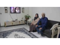 DEM partili milletvekilinin ‘Şantiye şefi’ yakıştırmasını yaptığı Bakan Kurum’a yuvasına kavuşan depremzedelerden destek