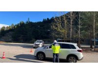 Burdur’da jandarma ekipleri tarafından trafik denetimleri devam ediyor