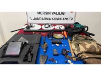 Tarihi eser peşindeki defineciler jandarmaya takıldı