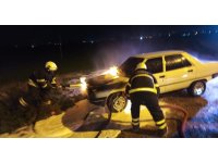 Antakya’da otomobil yangını