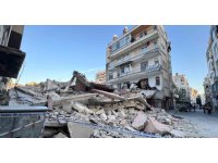 Bina yıkımı sırasında bitişik bina zarar gördü, facia ucuz atlatıldı