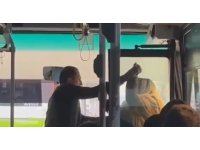 Otobüste kavga: Şoför ve kadın yolcu birbirlerine saldırdı