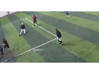 Halı sahada ölüm kameraya yansıdı