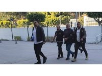 Antalya’da sahibi olduğu markette tartıştığı 2 kişiyi öldüren cinayet zanlısı adliyeye sevk edildi