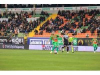 Trendyol Süper Lig: Corendon Alanyaspor: 2 - Fatih Karagümrük: 0 (Maç sonucu)