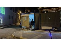 Hatay’da 6 araç ve 4 iş yerinin camlarını taşla kırdılar