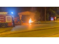 Hatay’da seyir halindeki otomobil alevlere teslim oldu