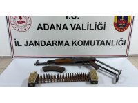 Adana’da uzun namlulu silahla yakalanan 2 şüpheli tutuklandı