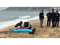 Alanya’da sahilde bir kadın ölü bulundu