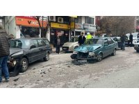 Burdur’da 2 Tofaş çarpıştı: 1 yaralı