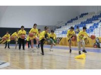 Ücretsiz Basketbol Kursları çocuklara hem spor hem gelecek sunuyor