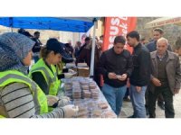 Tarsus’ta şehitler için helva ikramı