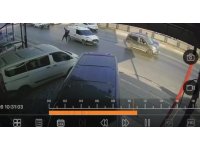 Hafif ticari araç yayaya çarptı: O anlar kamerada