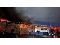 Hatay’da 9 iş yeri yanarak kullanılmaz hale geldi