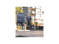 Otomobilin takla atıp ters döndüğü anlar kameraya yansıdı