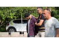 Cinayet davasında ilk kez hakim karşısına çıkan sanık: "Masanın üzerindeki bardağı alıp başına vurdum"