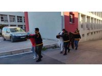 Vurup hastaneye götürdükleri genç öldü, kaçan katil ile arkadaşları yakalanıp tutuklandı