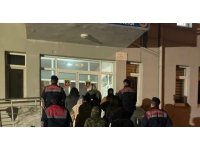 Isparta’da düzensiz göç ve göçmen kaçakçılığına yönelik kontrollerde 5 yabancı uyruklu şahıs yakalandı