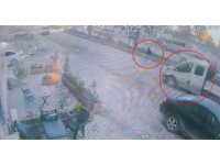 Koşarak karşıya geçen çocuk saniyelerle ölümden döndü