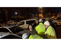 Trafik uygulamasında alkollü çıktı, gazeteciye saldırdı