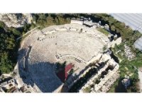 Alüvyonlarla örtülü Anadolu’nun Pompei’si Myra’da kazılar özel mülkiyet sınırlarında ilerliyor