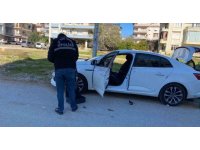 Antalya’da seyir halindeki otomobile silahlı saldırı: 1 yaralı