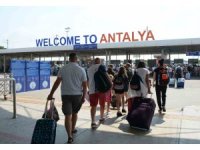 Bakan Ersoy: "Antalya, 2025 yılında 17 milyon 122 bin 548 ziyaretçiyi ağırladı"