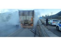 Burdur’da seyir halindeki kamyonette yangın