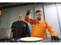 Dünyanın en iyi tatlısı seçilen ‘Antakya Künefesi’ down sendromlu Mehmet’in ellerinde tat buluyor