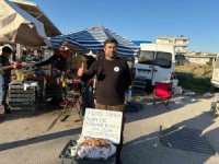 Ferdi Tayfur’un ölüm yıldönümünde lokum ve bisküvi dağıttı