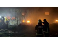 Alanya’da klima deposu alevlere teslim oldu