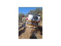 Öğrenci servisi zeytinliğe uçtu: 5 yaralı